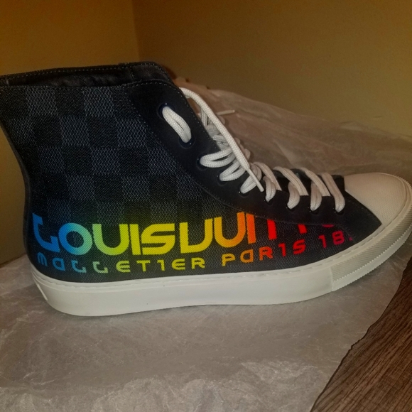 Louis Vuitton mens Tattoos/ Authentic - Picture 1 of 12